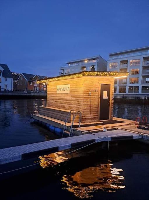 Вилла Charming House In Ulsteinvik With Free Parking Экстерьер фото