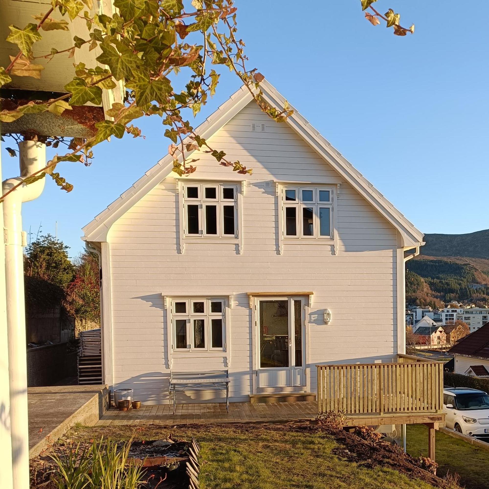 Вилла Charming House In Ulsteinvik With Free Parking Экстерьер фото